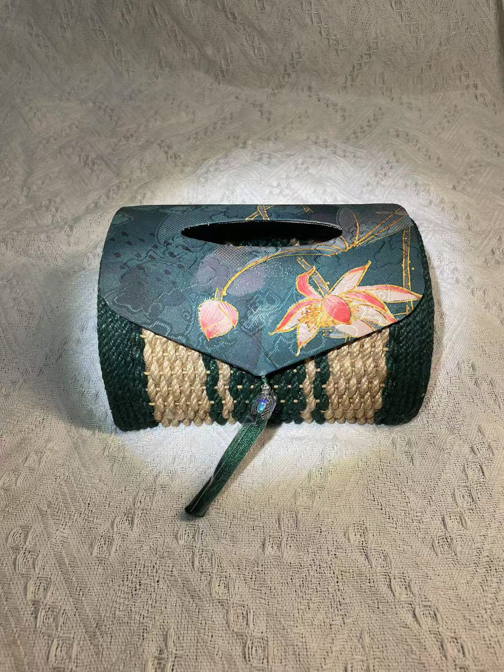 Hand-woven hemp rope paper towel storage box